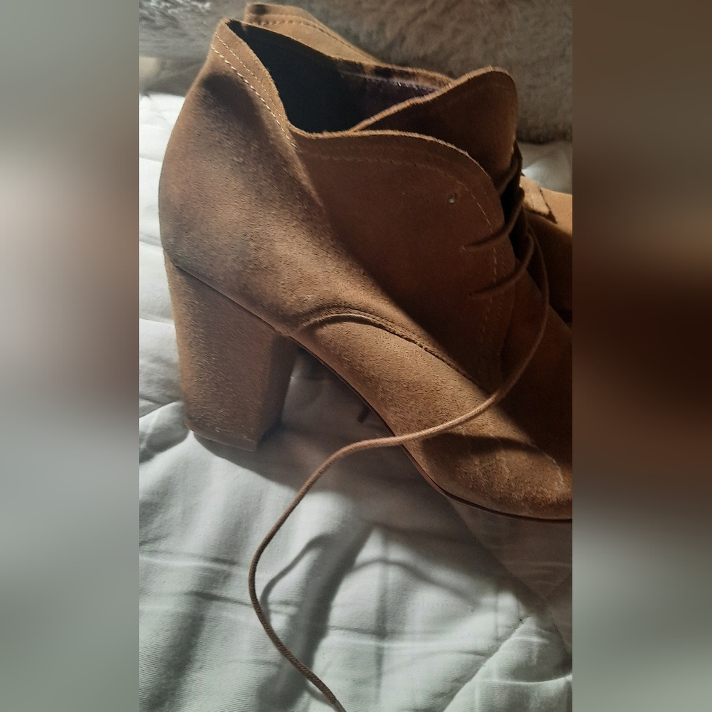 Boots - Picture 2 of 5